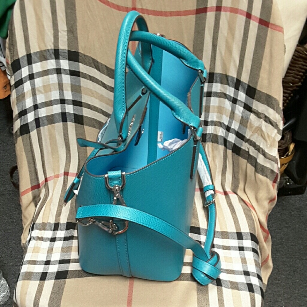 Michael kors tote LG bag with shoulder straps - Picture 3 of 8